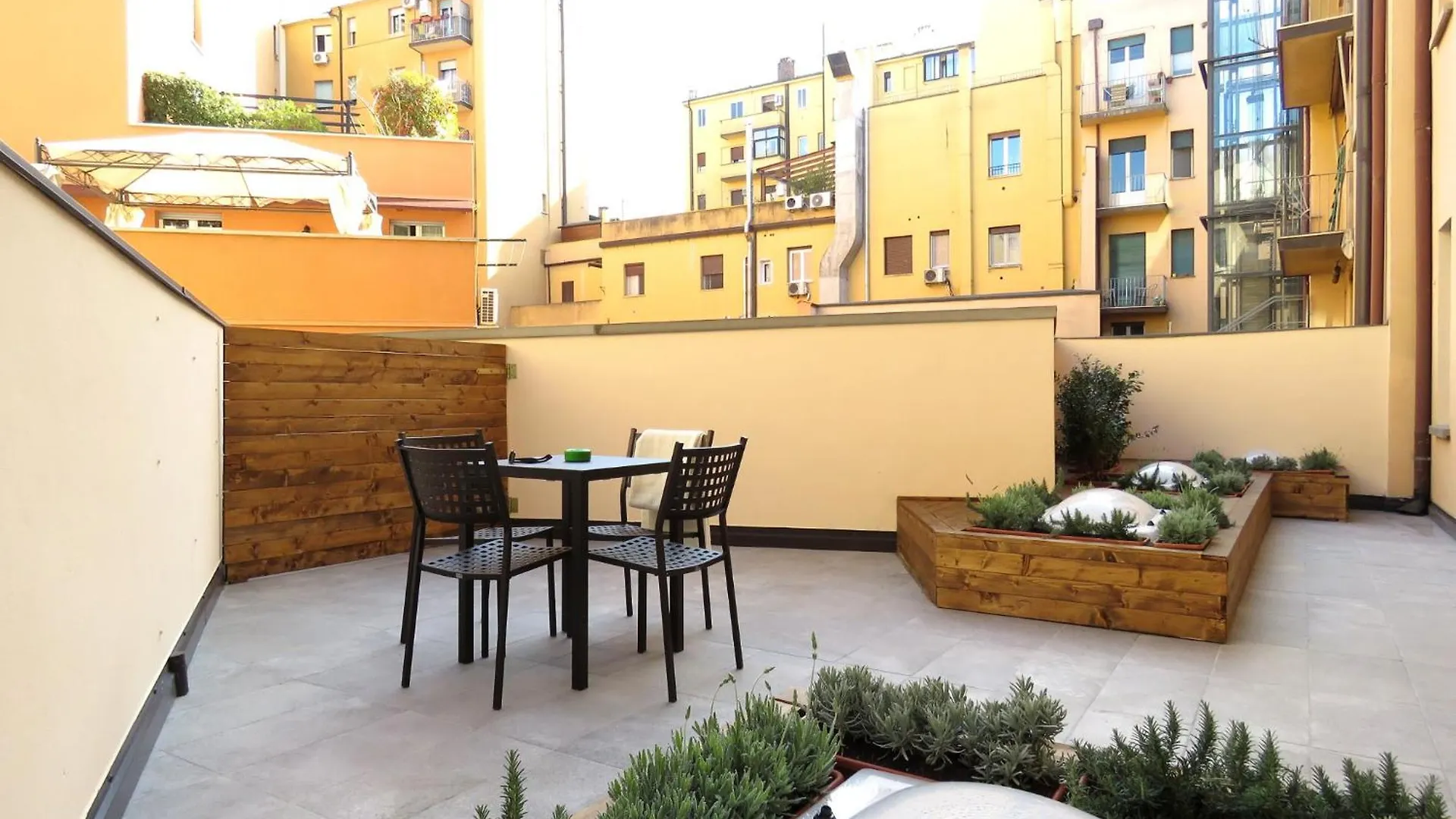 8 Colonne Apartments Bologna 0*,