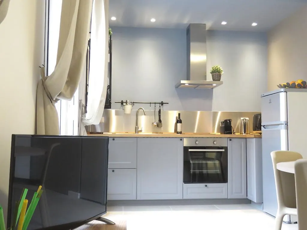 8 Colonne Apartments Bologna