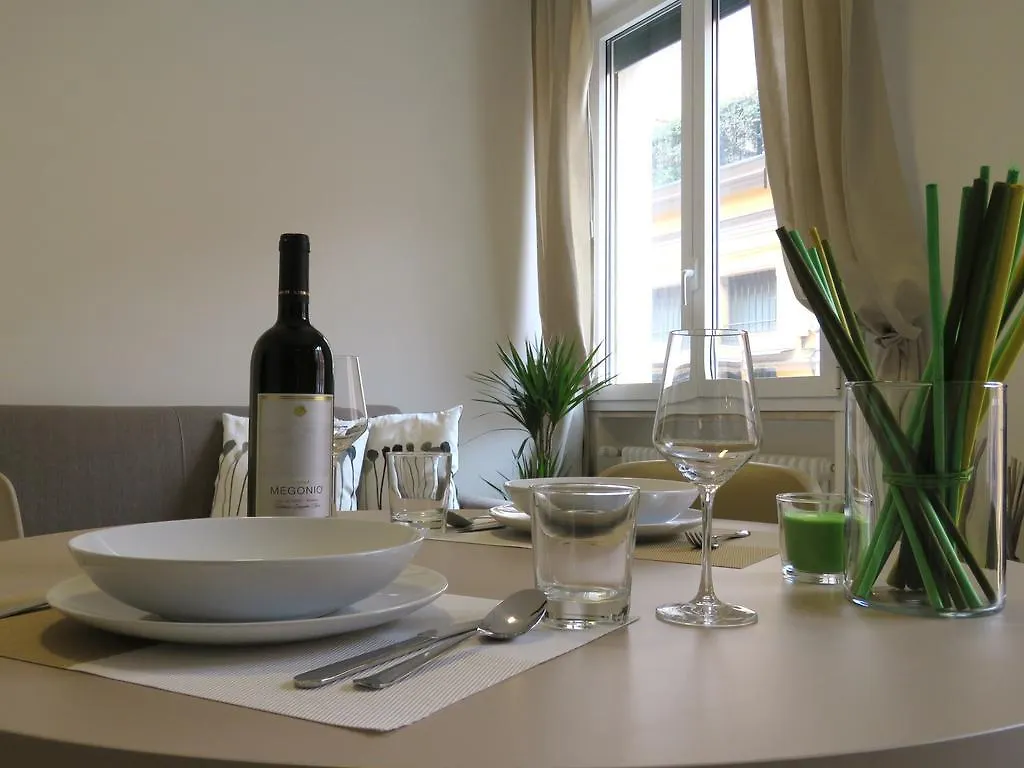 8 Colonne Apartments Bologna Italy